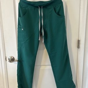 FIGS Forest Green Medium Scrub Pants